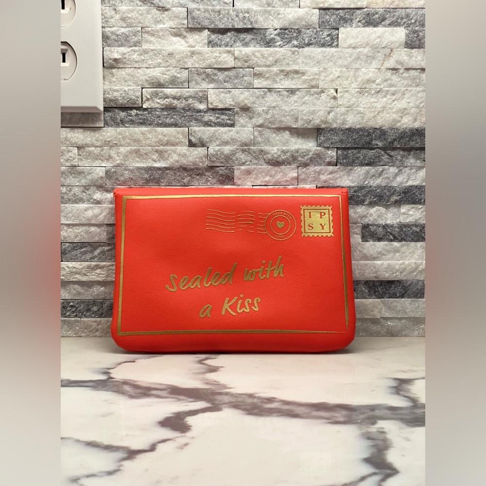 Ipsy Glam Bag (front & back)